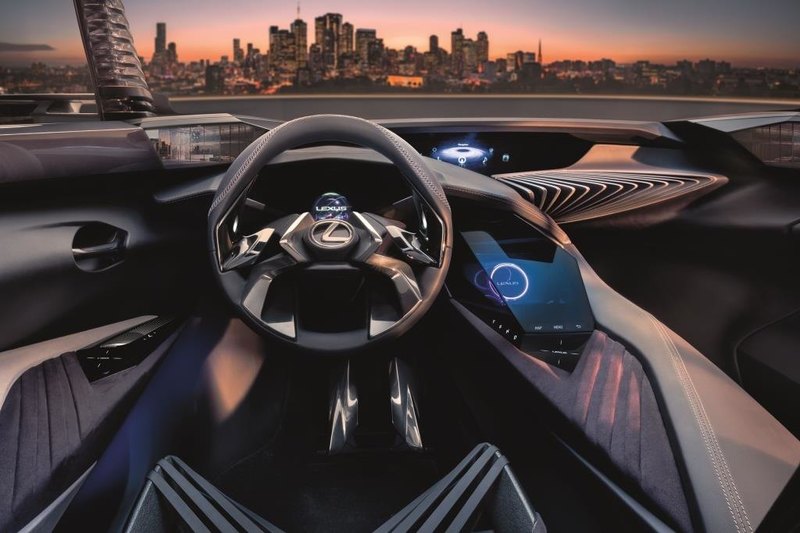 Приборная панель Lexus UX в духе 3D технологий.