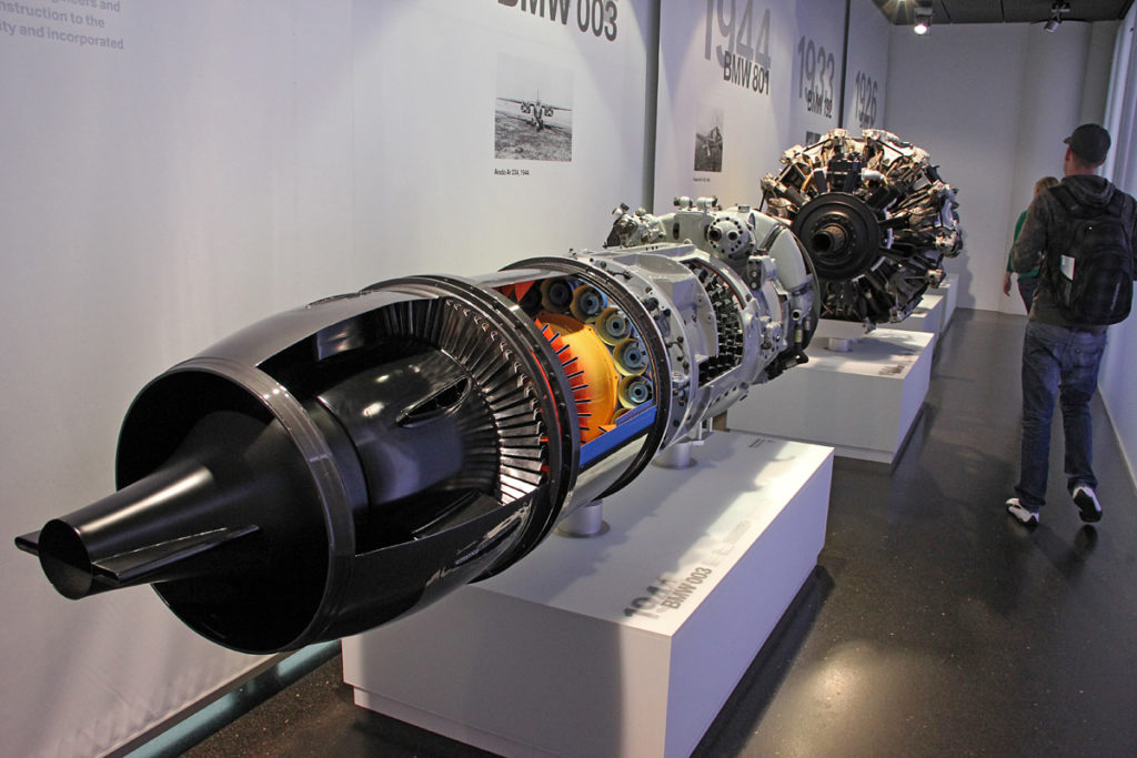 BMW博物館の航空機エンジン