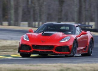 2019 Chevrolet Corvette ZR1 Tested in Virginia (video)