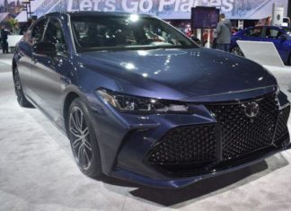 Toyota Avalon 2019 visas på bilmässan i Detroit