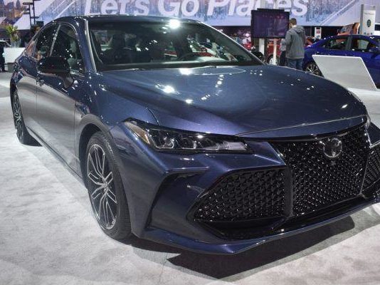 Toyota Avalon 2019 mostrado en el salón del automóvil de Detroit