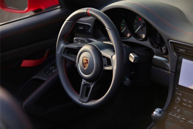 Внутренняя отделка Porsche 911 Speedster 2019