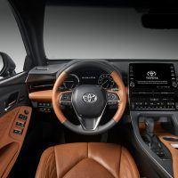 Обзор Toyota Avalon Hybrid Limited 2019: идеально подходит для работы или отдыха