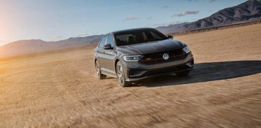 2019 vw jetta gli: короткая прогулка вокруг этой спортивной jetta Volkswagen 2019 vw jetta gli
