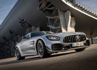 Mercedes-AMG GT R PRO: a quick look at this tracked vehicle