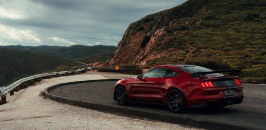 2020 mustang shelby gt500: одна гладкая змея Головна сторінка