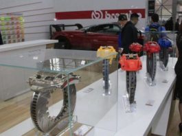 ブレンボ、ニューヨークで次世代高性能キャリパーを披露 ホームページ