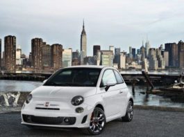 Fiat отправляется за дополнительной вспышкой с 500 urbana edition Pagina de pornire