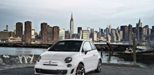 Fiat отправляется за дополнительной вспышкой с 500 urbana edition Κύρια σελίδα