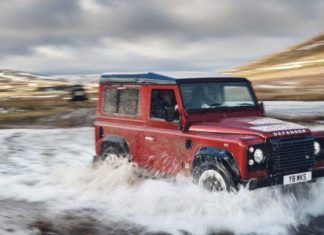 Land Rover — ограниченное издание V8 Defender Caps Anniversary Celebration