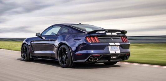 Модернизированный mustang shelby gt350 приближается Начална страница