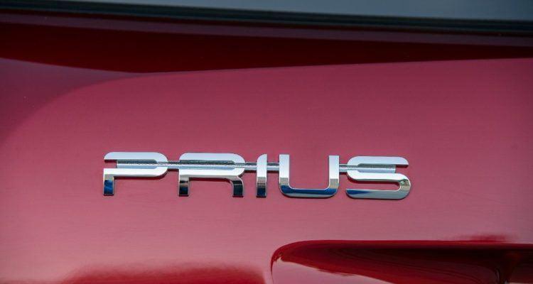 Toyota отзывает в США Prius и Lexus из-за безопасности