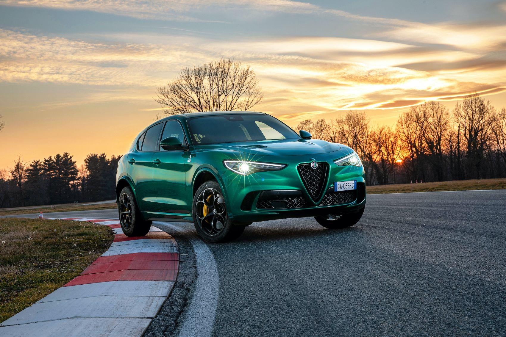 Обзор Alfa Romeo Stelvio 2021 года: цены, уровни отделки салона, технические характеристики и функции безопасности и многое другое