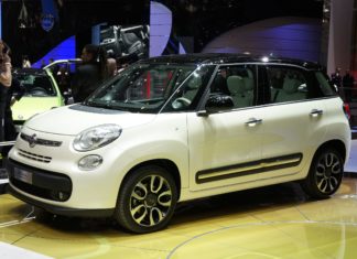 FIAT Group: FCA Group, FCA Италия Fiat 500L, автосалона в Женева, 2012 г