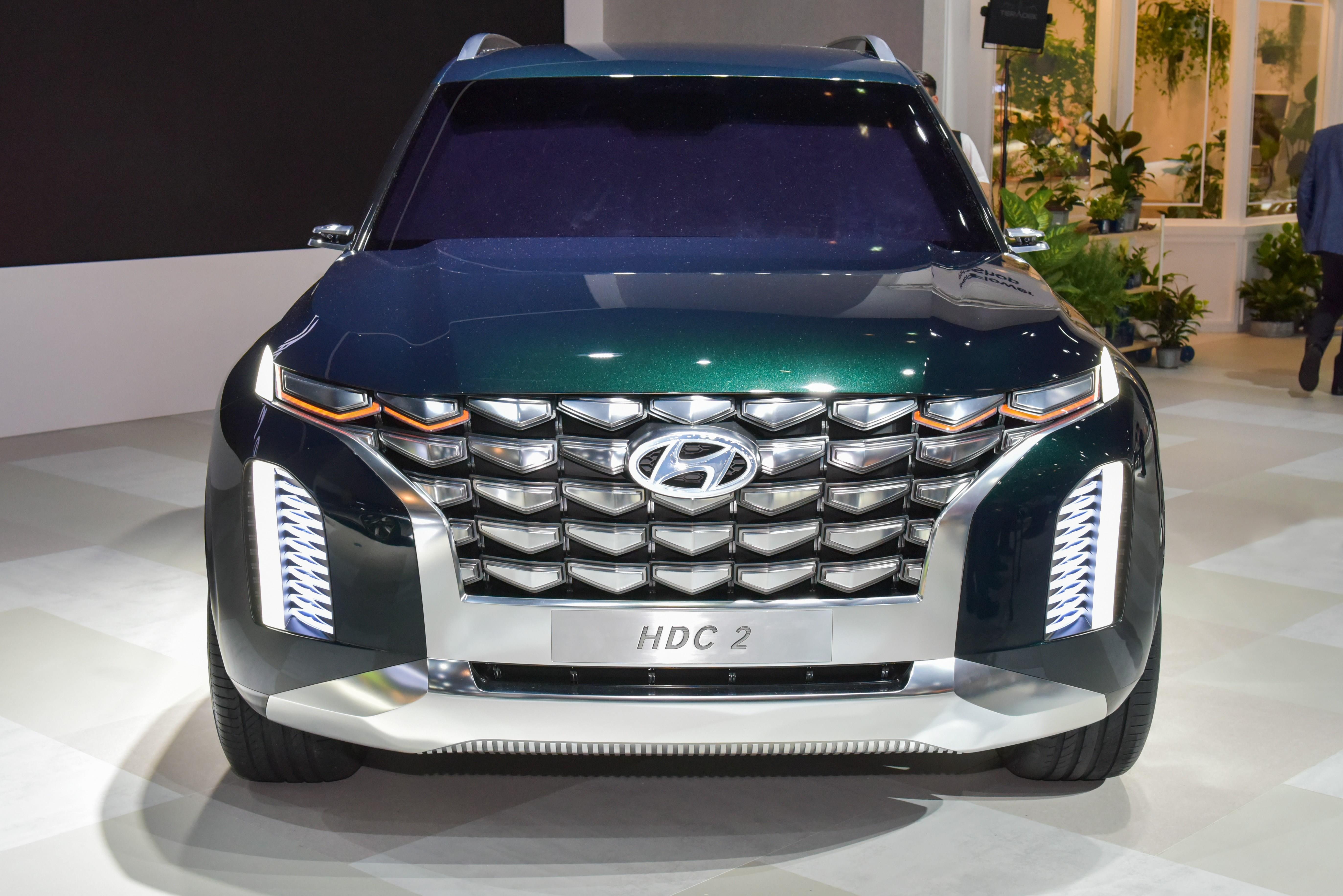 Hyundai Santa Fe XL, анонсированный концептуальным автомобилем HDC-2