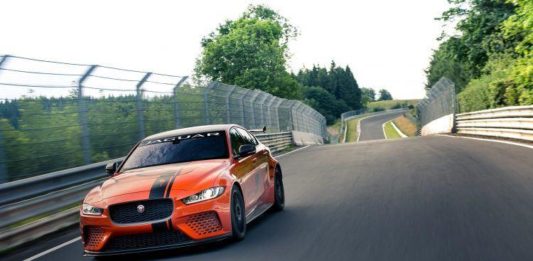 Jaguar xe sv project 8 как самый большой спортивный 4-х дверный седан Hauptseite