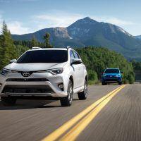 Toyota RAV4 Hybrid SE AWD 2018: Обзор
