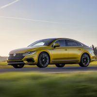 В VW Arteon 2019 будет поставляться со спортивным пакетом R-Line