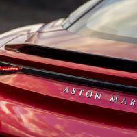 Aston Martin DBS Superleggera вне конкуренции