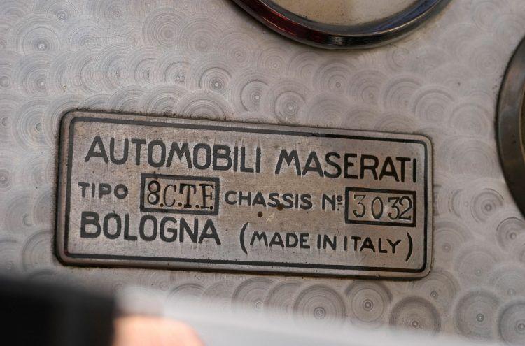 Фирменное клеймо Maserati 8CTF. Фото: Джон Ламм