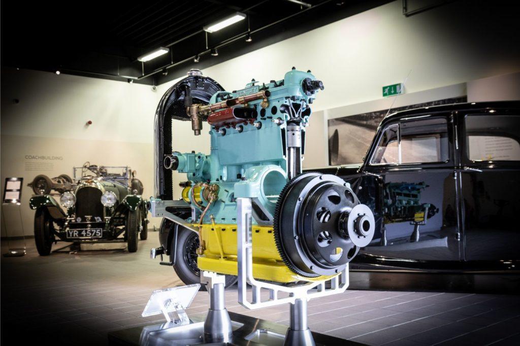 Программа учеников Bentley восстанавливает ревущий двигатель 20-х годов
