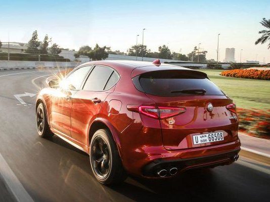 2018 alfa romeo stelvio quadrifoglio: настоящая итальянская вспышка ホームページ