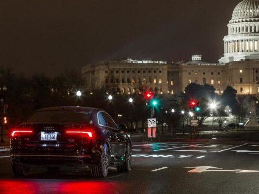 Транспортные средства audi могут теперь «разговаривать» с светофорами в вашингтоне, округ колумбия Κύρια σελίδα