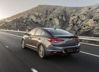Hyundai ha presentato la nuova Elantra 2019.