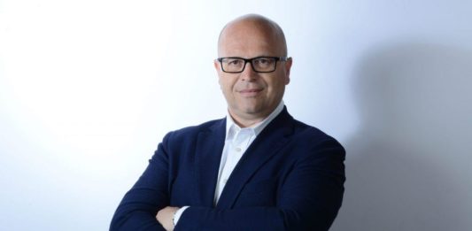 Genesis назначил филиппо перини главным дизайнером студии genesis advanced design в европе Pääsivu