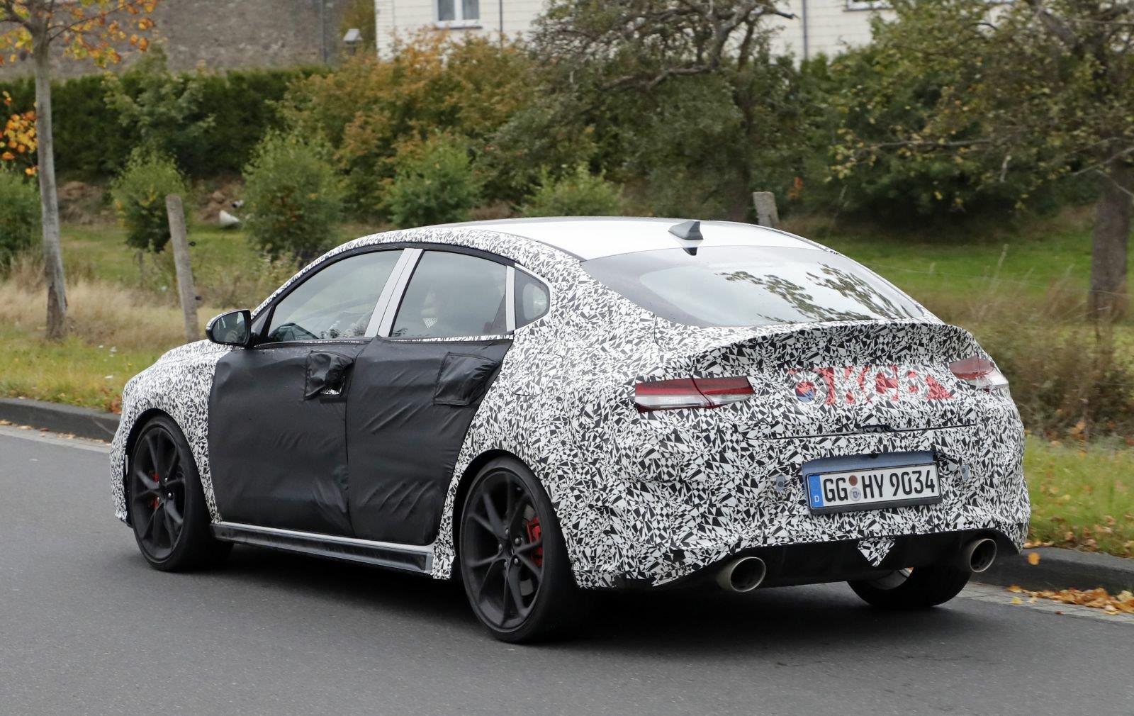 Hyundai i30 N Facelift Spied loses camouflage again