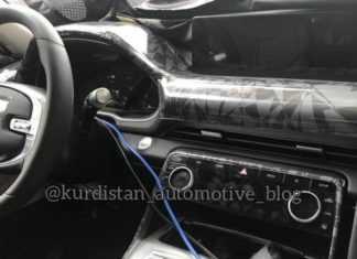 Genesis GV80'in iç kısmı kılık değiştirmeden sıkışmış