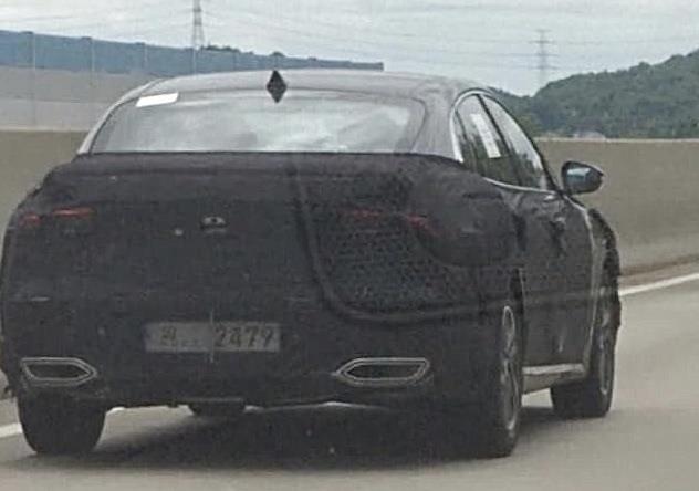 Hyundai Grandeur Facelift Spied, подтверждает утечку изображений