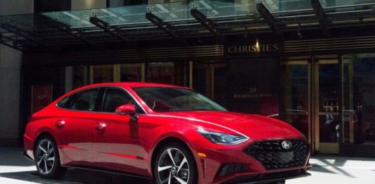Почему hyundai продолжает строить седаны? 홈 페이지