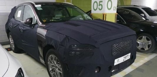 Genesis gv70 снова шпионил, включая интерьер Strona główna