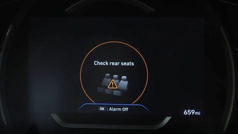 К 2022 году Hyundai сделает стандартную сигнализацию задних пассажиров