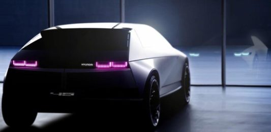 Hyundai представляє новий тизер 45 концепт-кара Головна сторінка