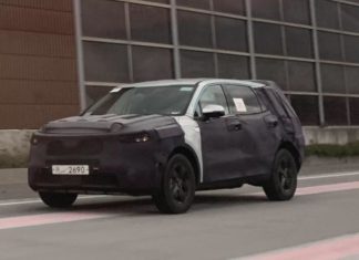 Kia Sorento pris sur l'autoroute