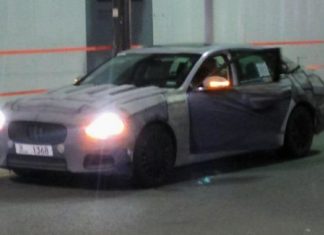 Mysterious Kia K900 Test Mule Spied