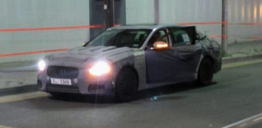 Mysterious kia k900 test mule spied Main page