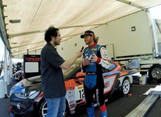 Hyundai Veloster N TCR Победа на гоночной трассе в Портленде
