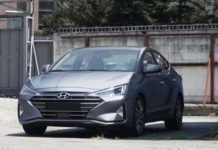 Hyundai Elantra Facelift Spied Не замаскированный (Обновлено)