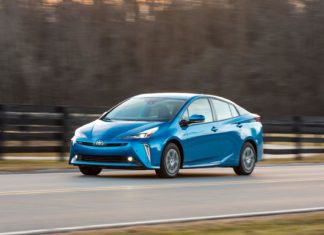 2019 Toyota Prius XLE AWD-e -arvostelu: tervetullut lisä